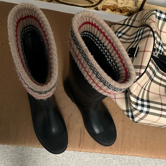 Burberry Knit Top Black and Cream Winter Rain Boots - Picture 6 of 9